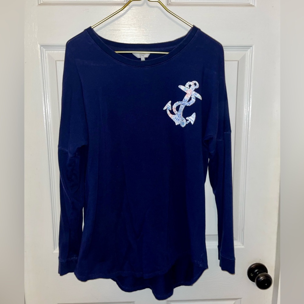 Crown and Ivy top size L